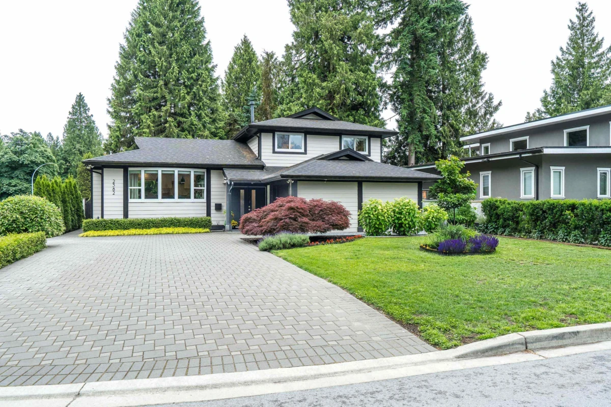 Living Room Photo of 2382 Patricia Avenue, Port Coquitlam, BC