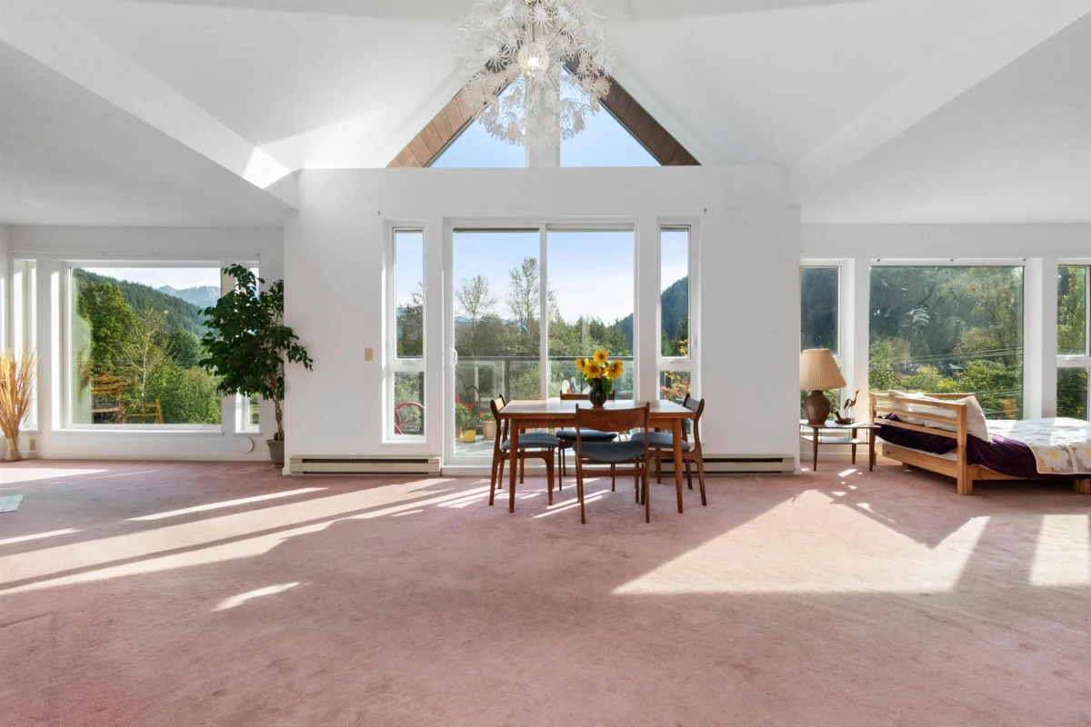 Living Room Photo of 317 378 Esplanade Avenue, Harrison Hot Springs, BC
