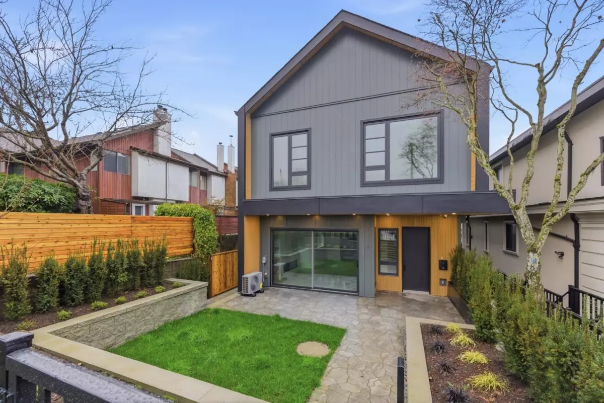 Exterior Rear Photo of 1 727 E 31st Avenue, Vancouver, BC