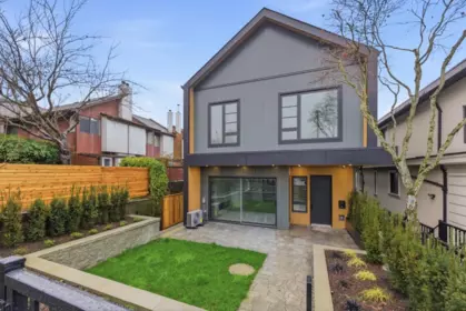 1 727 E 31st Avenue, Vancouver, BC, Vancouver — Half Duplex for sale
