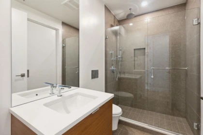 Primary Bathroom Photo of 503 6707 Nelson Avenue, West Vancouver, BC