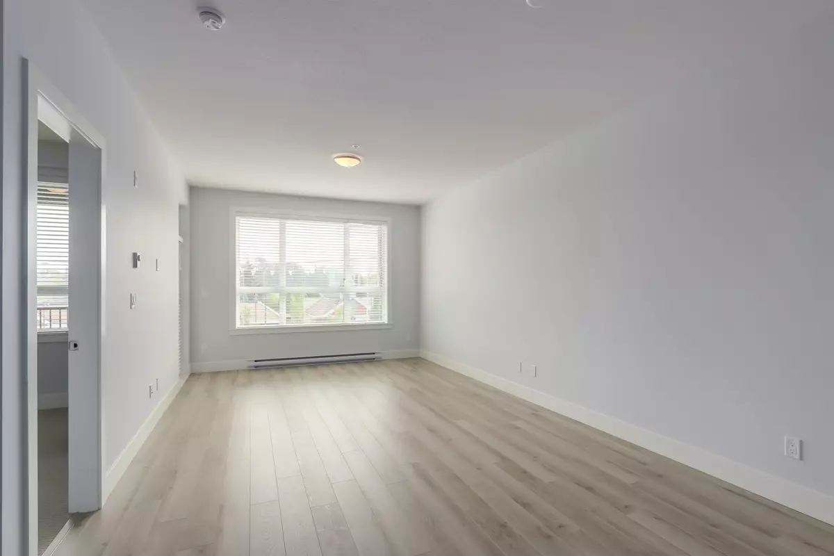 Dining Area Photo of 316 2960 151 Street, Surrey, BC