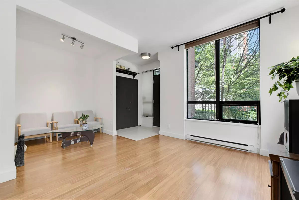 Dining Area Photo of 308 Smithe Street, Vancouver, BC