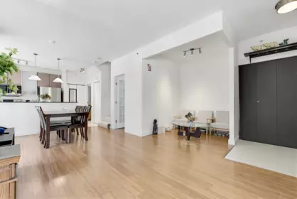 Breakfast Nook Photo of 308 Smithe Street, Vancouver, BC