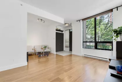 Kitchen Photo of 308 Smithe Street, Vancouver, BC