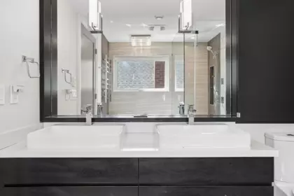 Entry Foyer Photo of 4481 W 15th Avenue, Vancouver, BC