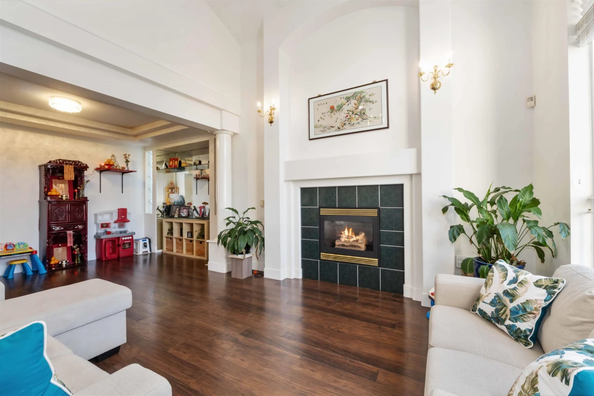 Family Room Photo of 8330 168 Street, Surrey, BC