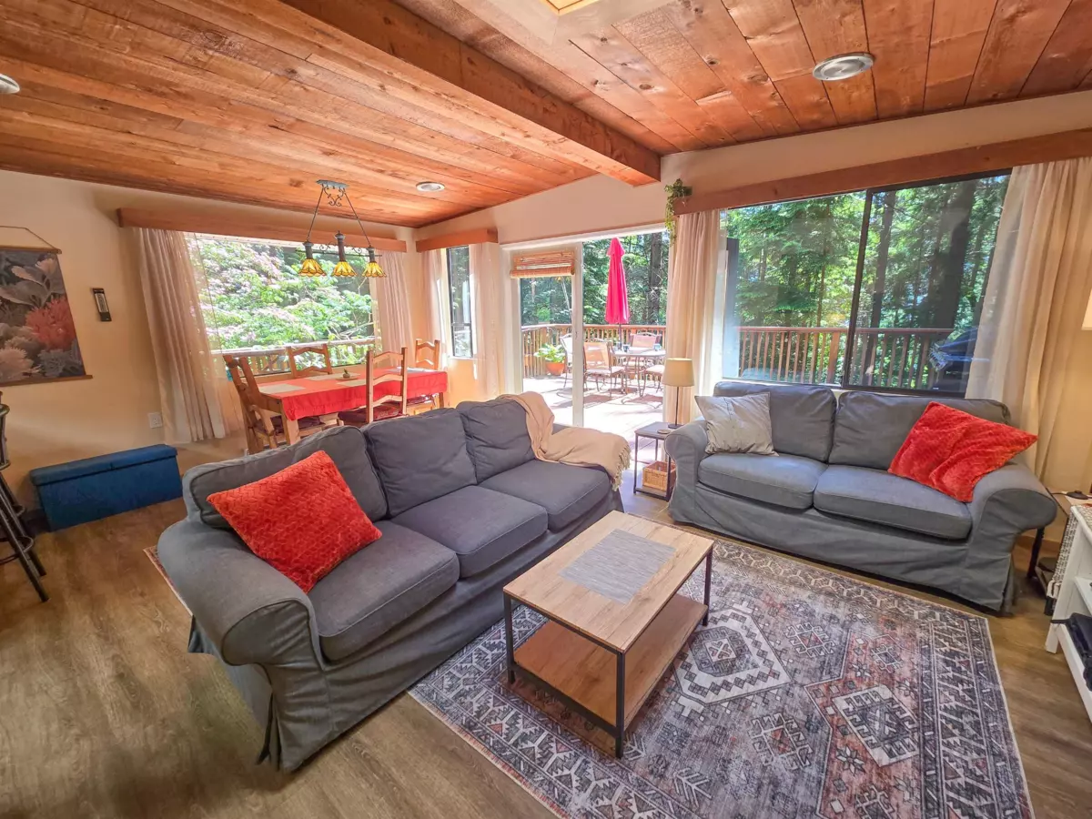 Dining Area Photo of 477 Gavin Road, Keats Island, BC