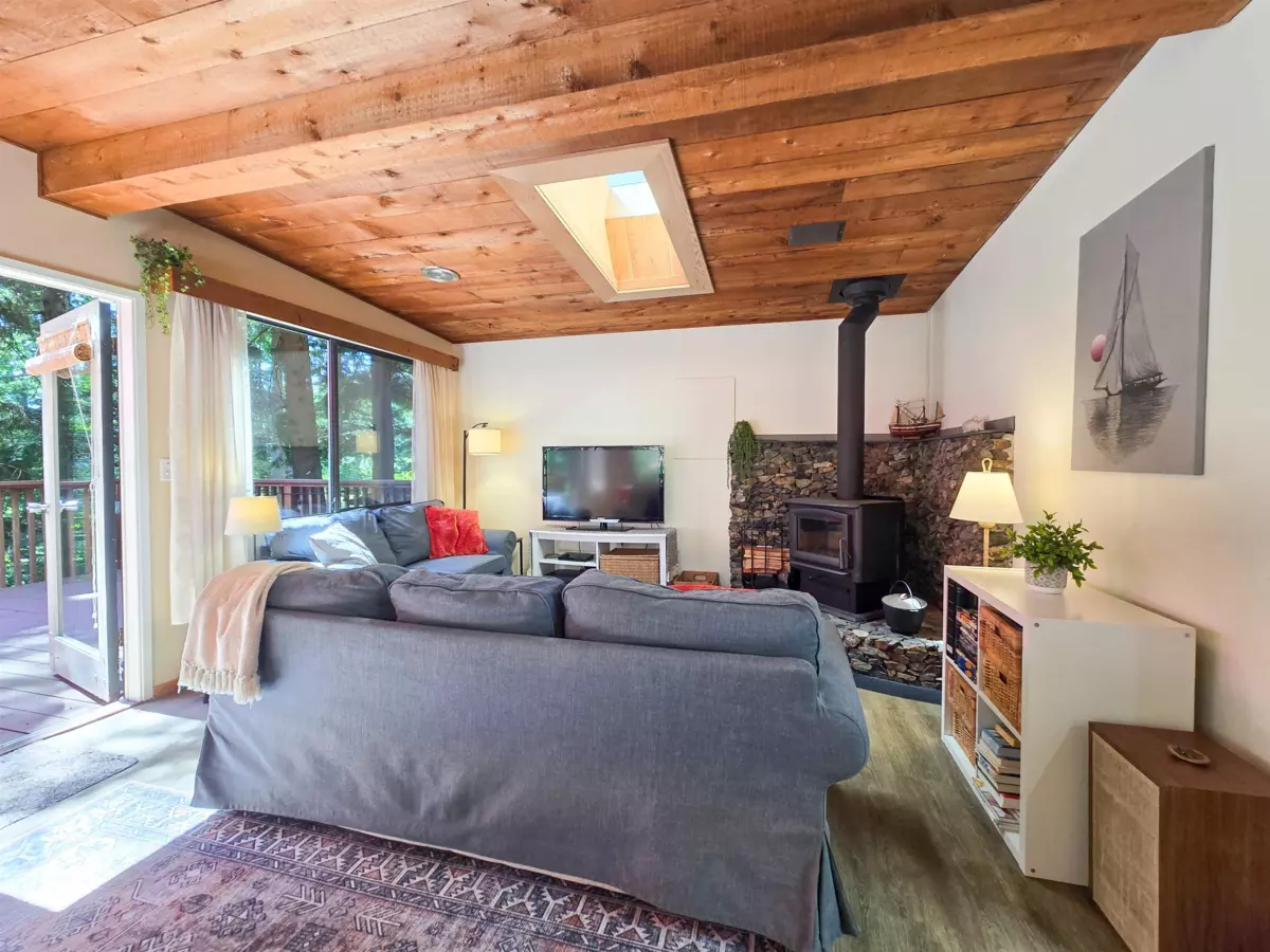 Living Room Photo of 477 Gavin Road, Keats Island, BC