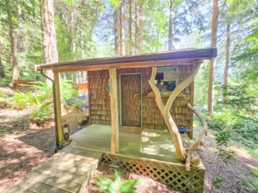Basement Recreation Room Photo of 477 Gavin Road, Keats Island, BC