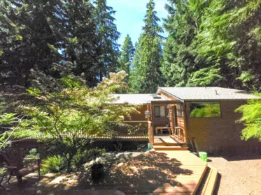 Front Yard Photo of 477 Gavin Road, Keats Island, BC