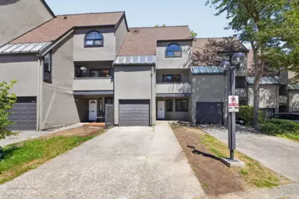 8557 Woodridge Place, Burnaby, BC, Burnaby — Townhouse for sale