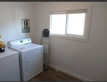 Walk-In Closet Photo of 31585 Lombard Avenue, Abbotsford, BC