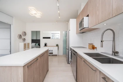 Kitchen Island Photo of 601 691 North Road, Coquitlam, BC