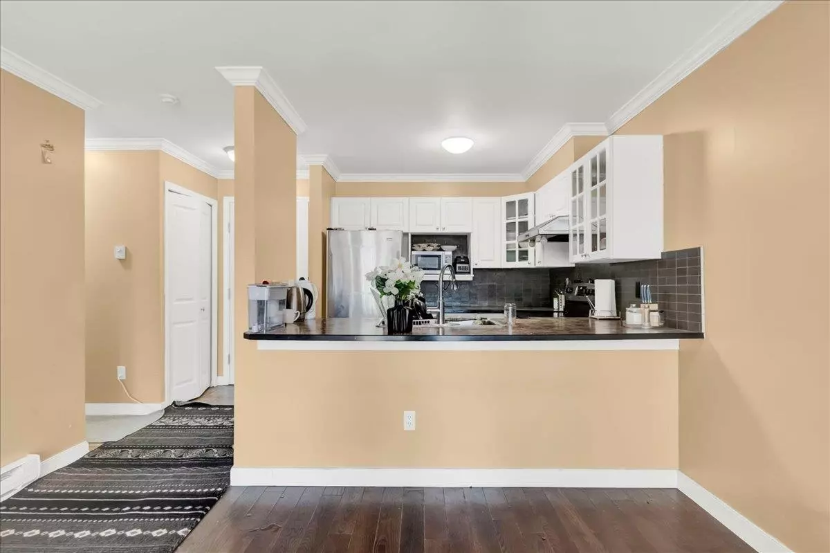 Family Room Photo of 210 15130 108 Avenue, Surrey, BC