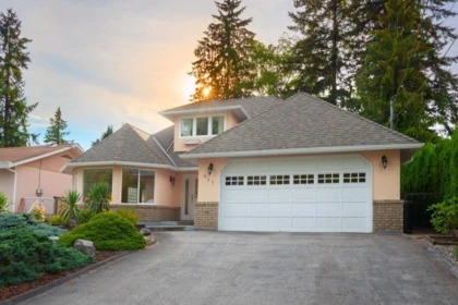 937 Westmount Drive, Port Moody, BC, Port Moody — Single Family Residence for sale