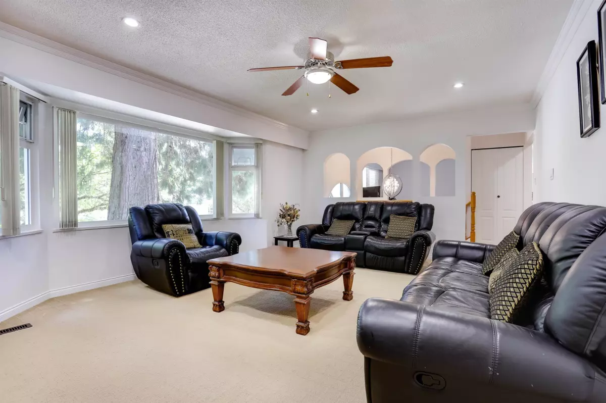 Dining Area Photo of 15135 86b Avenue, Surrey, BC