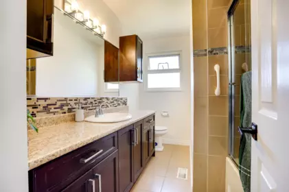 Laundry Room Photo of 15135 86b Avenue, Surrey, BC