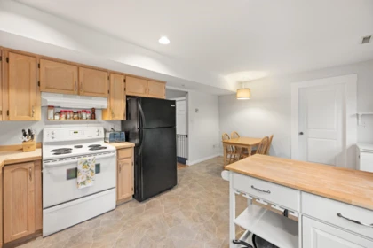 Basement Recreation Room Photo of 2 32311 Mcrae Avenue, Mission, BC