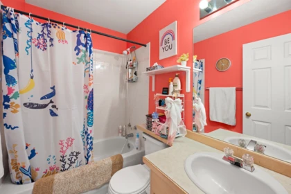 Swimming Pool Photo of 2 32311 Mcrae Avenue, Mission, BC