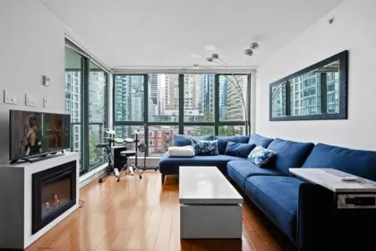 Breakfast Nook Photo of 1005 1238 Melville Street, Vancouver, BC
