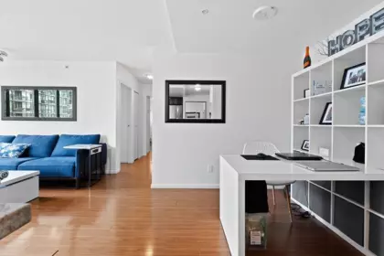 Kitchen Island Photo of 1005 1238 Melville Street, Vancouver, BC