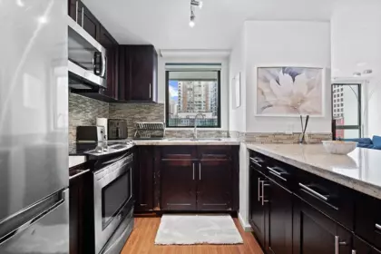 1005 1238 Melville Street, Vancouver, BC, Vancouver — Apartment/Condo for sale