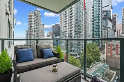 Loft / Bonus Room Photo of 1005 1238 Melville Street, Vancouver, BC
