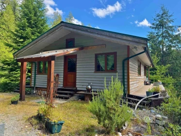 Block R Jakes Landing, Egmont, BC, Egmont — Single Family Residence for sale