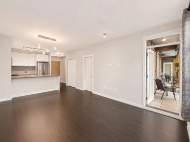 108 607 Cottonwood Avenue, Coquitlam, BC, Coquitlam — Apartment/Condo for sale