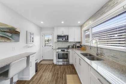 Kitchen Island Photo of 149 152 8400 Shook Road, Mission, BC
