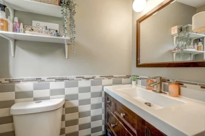 Guest Bathroom Photo of 12547 Blackstock Street, Maple Ridge, BC
