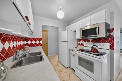 Kitchen Photo of 322 8700 Ackroyd Road, Richmond, BC