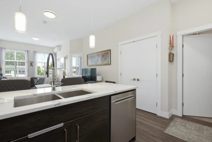 210 2120 Gladwin Road, Abbotsford, BC, Abbotsford — Apartment/Condo for sale