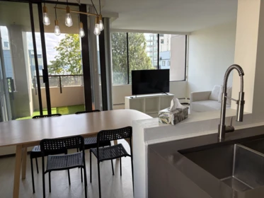 502 1737 Duchess Avenue, West Vancouver, BC, West Vancouver — Apartment/Condo for sale