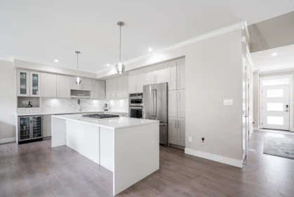 Kitchen Island Photo of 2 17033 Fraser Highway, Surrey, BC