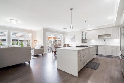 Kitchen Photo of 2 17033 Fraser Highway, Surrey, BC