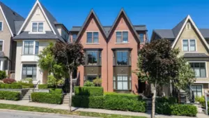 1 3439 Roxton Avenue, Coquitlam, BC