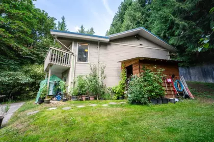 Swimming Pool Photo of 24400 56 Avenue, Langley, BC
