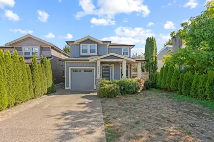 15568 Russell Avenue, White Rock, BC, White Rock — Single Family Residence for sale