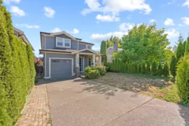 15568 Russell Avenue, White Rock, BC