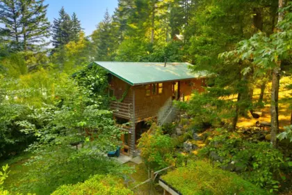 Aerial View of 368 Eagles Nest Road, Bowen Island, BC