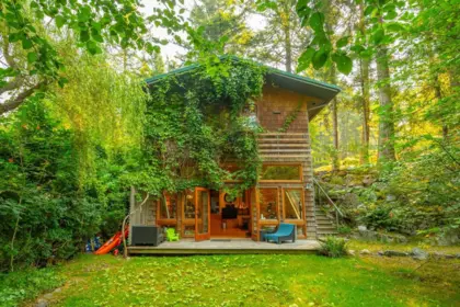 Hot Tub / Spa Photo of 368 Eagles Nest Road, Bowen Island, BC