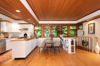 Kitchen Island Photo of 368 Eagles Nest Road, Bowen Island, BC