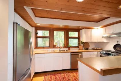 Primary Bedroom Photo of 368 Eagles Nest Road, Bowen Island, BC