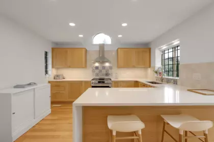 Breakfast Nook Photo of 907 Sprice Avenue, Coquitlam, BC