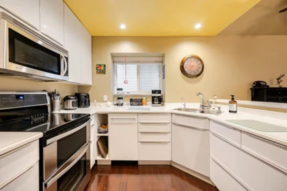 Dining Area Photo of 336 E 26th Street, North Vancouver, BC