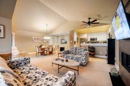 Family Room Photo of 336 E 26th Street, North Vancouver, BC