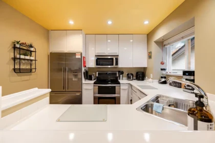 Kitchen Photo of 336 E 26th Street, North Vancouver, BC