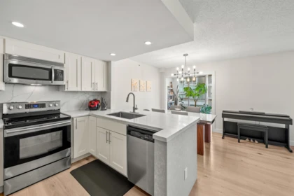 706 867 Hamilton Street, Vancouver, BC, Vancouver — Apartment/Condo for sale